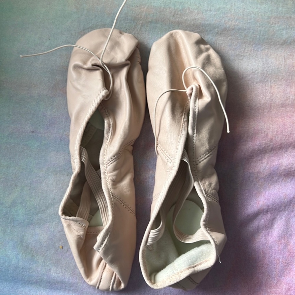NEVER WORN Capezio Pink Ballet Shoes